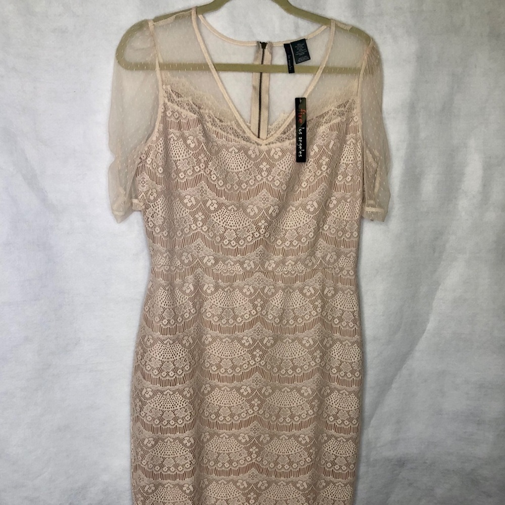Dress lace vintage style beautiful and delicate